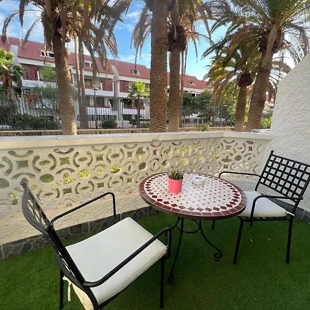 Carlos, Americas, Garden View *